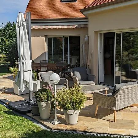 Les Hautes Marnes Circuit Le Mans 住宿加早餐酒店