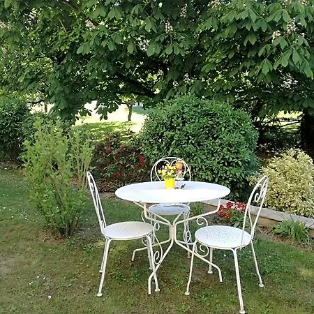 Les Hautes Marnes Circuit Le Mans Bed and Breakfast Laigne-en-Belin