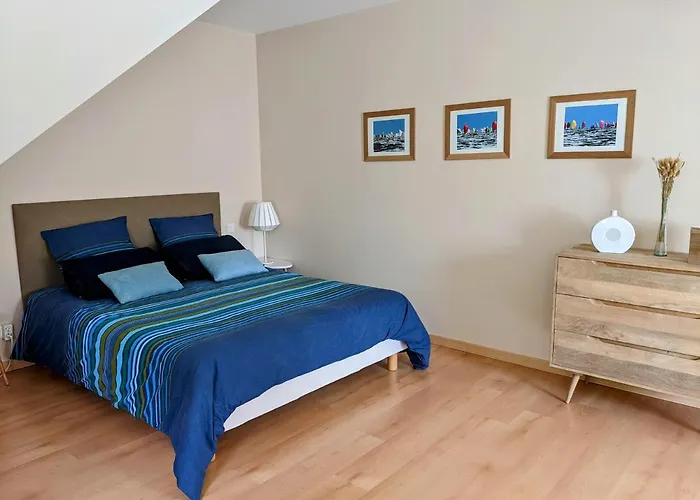 Les Hautes Marnes Circuit Le Mans Bed & Breakfast *